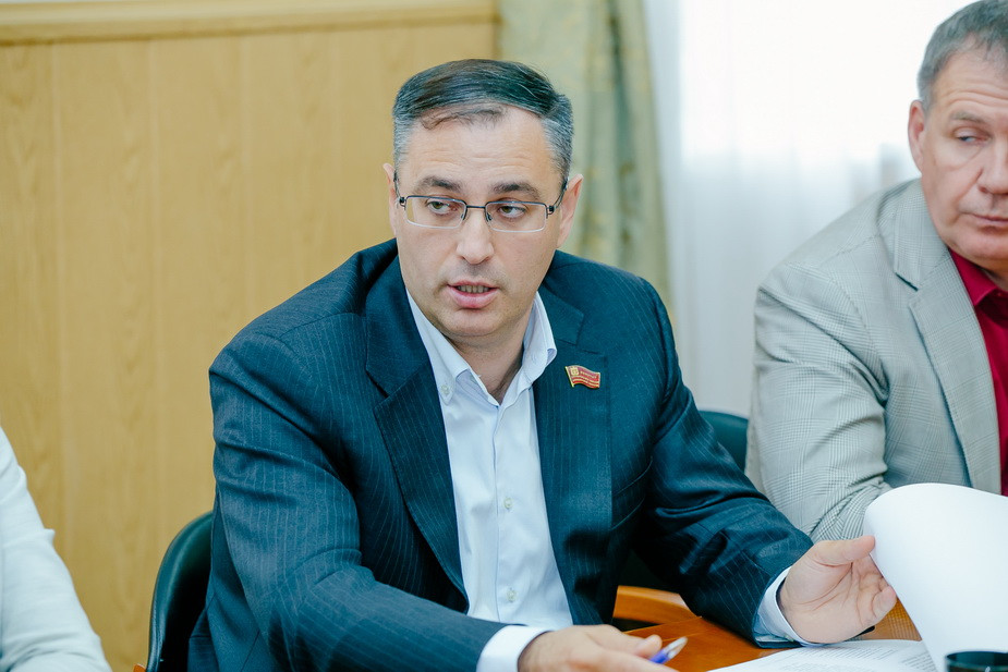 Максим Амелин