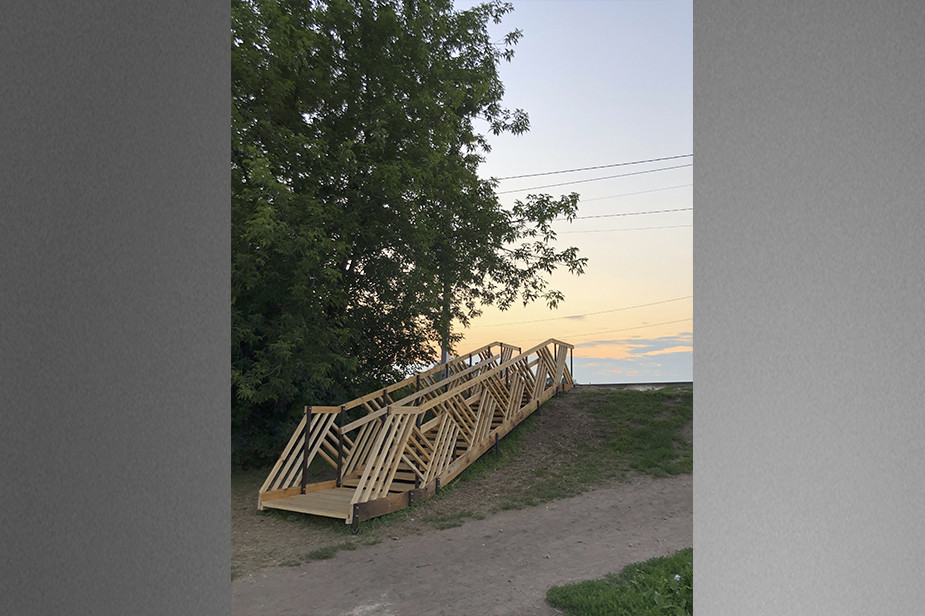 Построенный спуск к парку