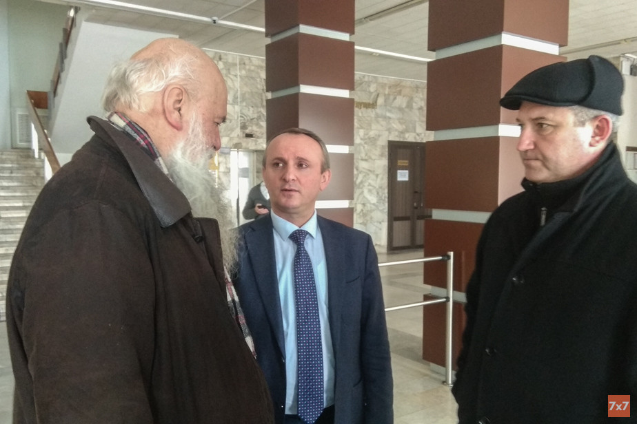 Магомед Агамагомедов (в центре) и Юрий Вобликов (слева)