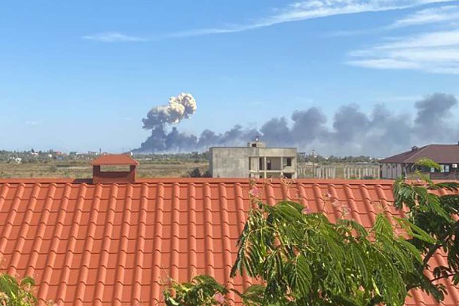 Взрыв на складе боеприпасов в Крыму