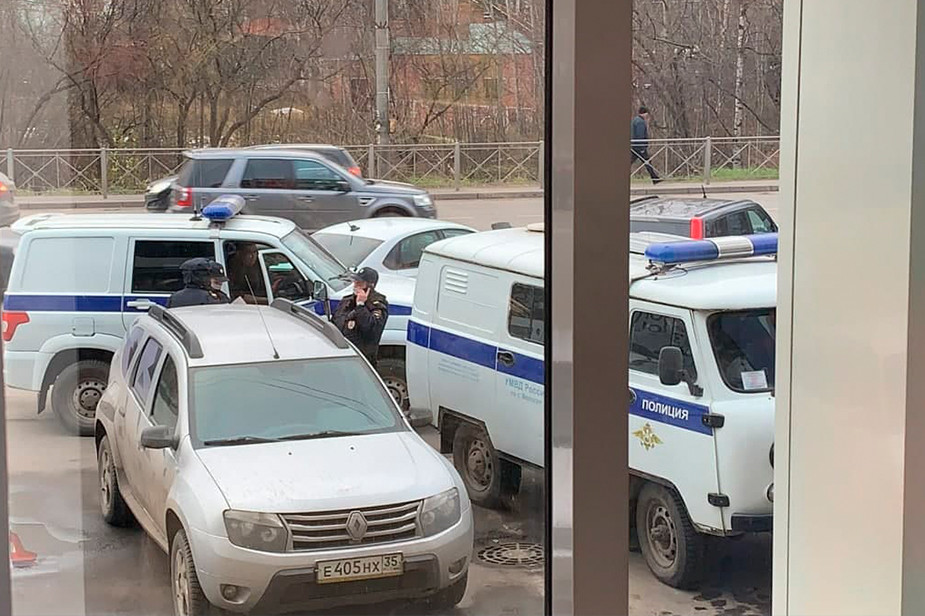 Полицейские приехали к ТЦ в Вологде, где на тот момент была Анастасия Васильева