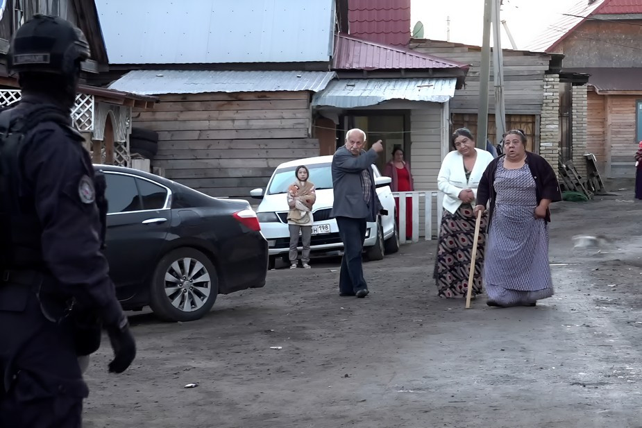 Рейд ОМОНа на общину в Верхних Осельках