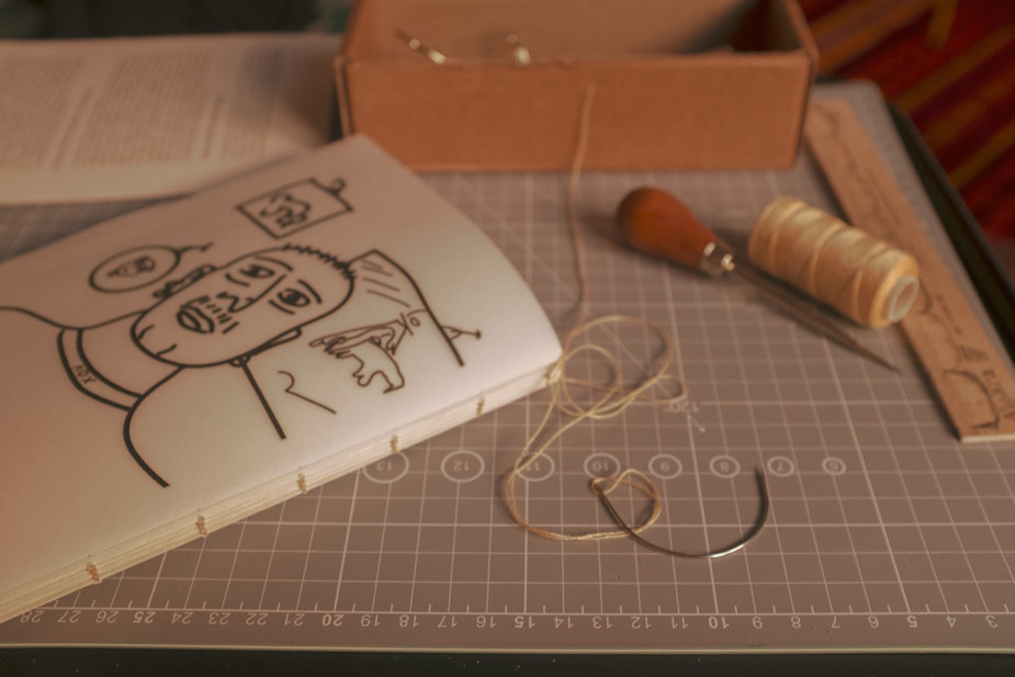 Процесс верстки зина о жизни транс-людей из России в 2020-е годы. Фото из личного архива Фили Рудневой