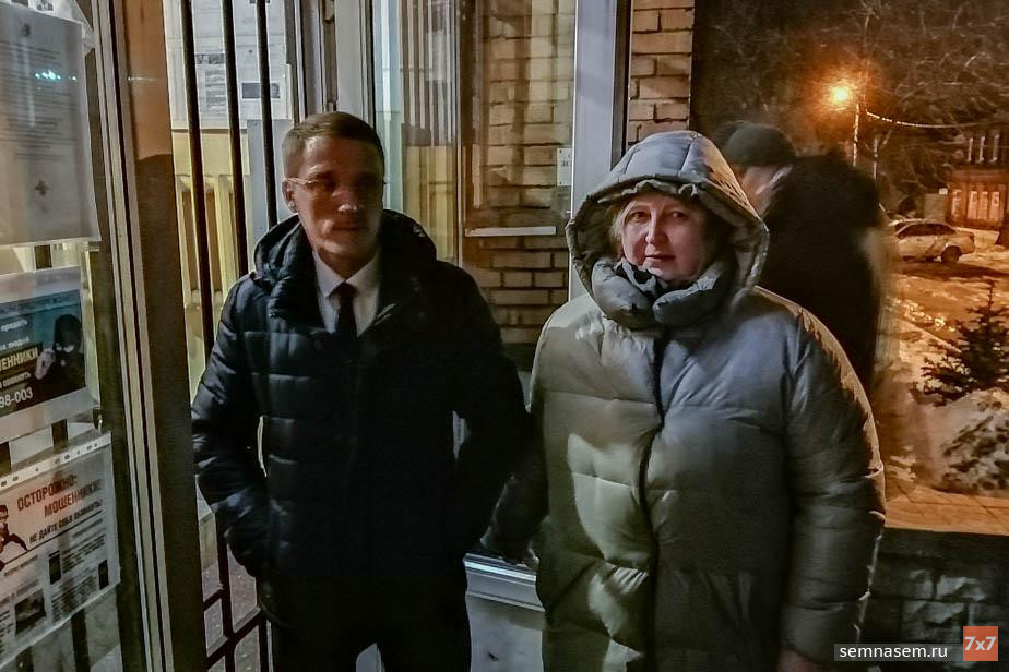 Депутат гордумы Виктор Хомец и правозащитница Людмила Дворянова 