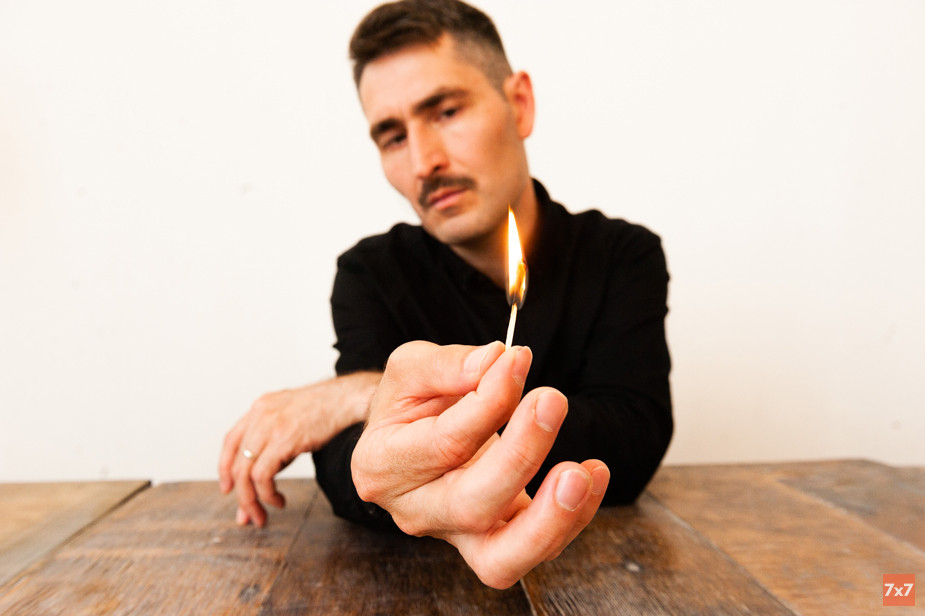 Дмитрий Коротаев использовал для части инсталляций спички в качестве материала. Фото предоставлено «7х7»