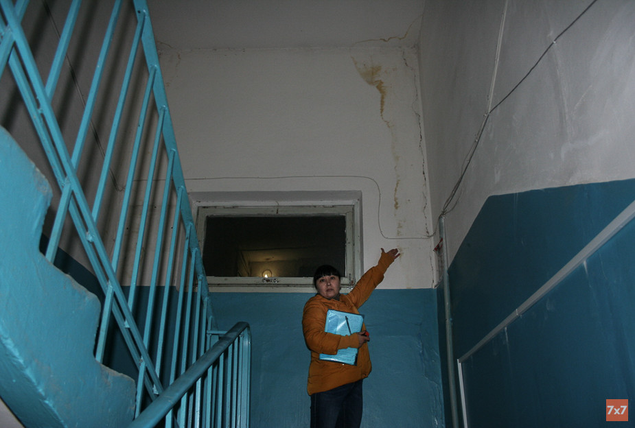 %D0%90%D0%B4%D0%B5%D0%BB%D1%8F%20%D0%A0%D0%B0%D1%85%D0%BC%D0%B0%D1%82%D0%BE%D0%B2%D0%B0%20%D0%BF%D0%BE%D0%BA%D0%B0%D0%B7%D1%8B%D0%B2%D0%B0%D0%B5%D1%82%20%D0%BF%D1%80%D0%BE%D1%82%D0%B5%D1%87%D0%BA%D0%B8%20%D0%BD%D0%B0%20%D0%BF%D1%8F%D1%82%D0%BE%D0%BC%20%D1%8D%D1%82%D0%B0%D0%B6%D0%B5%20%D0%B4%D0%BE%D0%BC%D0%B0%20%E2%84%967