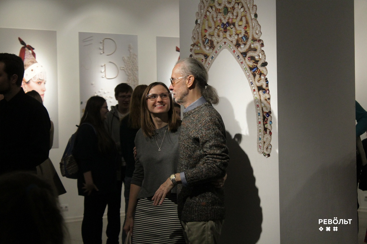 Выставка мастера копий исторических головных уборов Юханна Никадимуса «Нормальный кокошник»