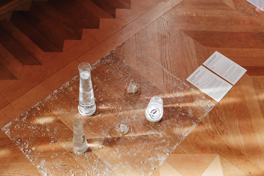 Работа, представленная на квир-фестивале в Париже. Фото: Johannes Pol. Источник: https://www.instagram.com/yohano12/