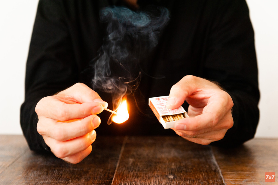 Дмитрий Коротаев использовал для части инсталляций спички в качестве материала. Фото предоставлено «7х7»