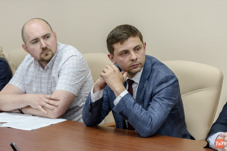 %D0%90%D0%BD%D0%B4%D1%80%D0%B5%D0%B9%20%D0%9D%D0%B8%D0%BA%D1%83%D0%BB%D0%B8%D0%BD%20%D0%B8%20%D0%9E%D0%BB%D0%B5%D0%B3%20%D0%9C%D0%B8%D1%85%D0%B0%D0%B9%D0%BB%D0%BE%D0%B2