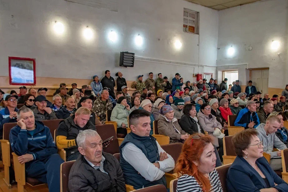 Встреча населения одного из районов Башкортостана с горнопромышленниками и представителями администрации