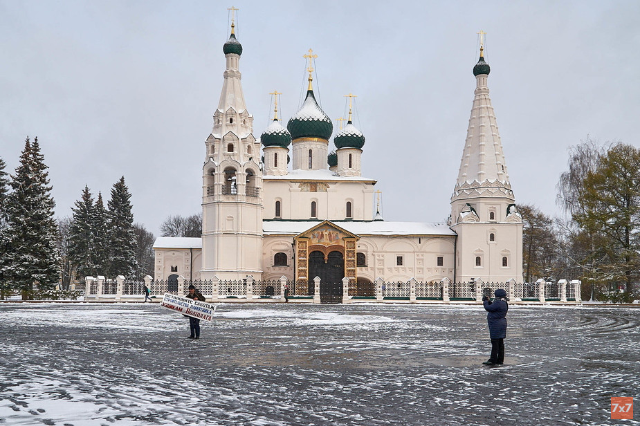Крутченский на Советской площади