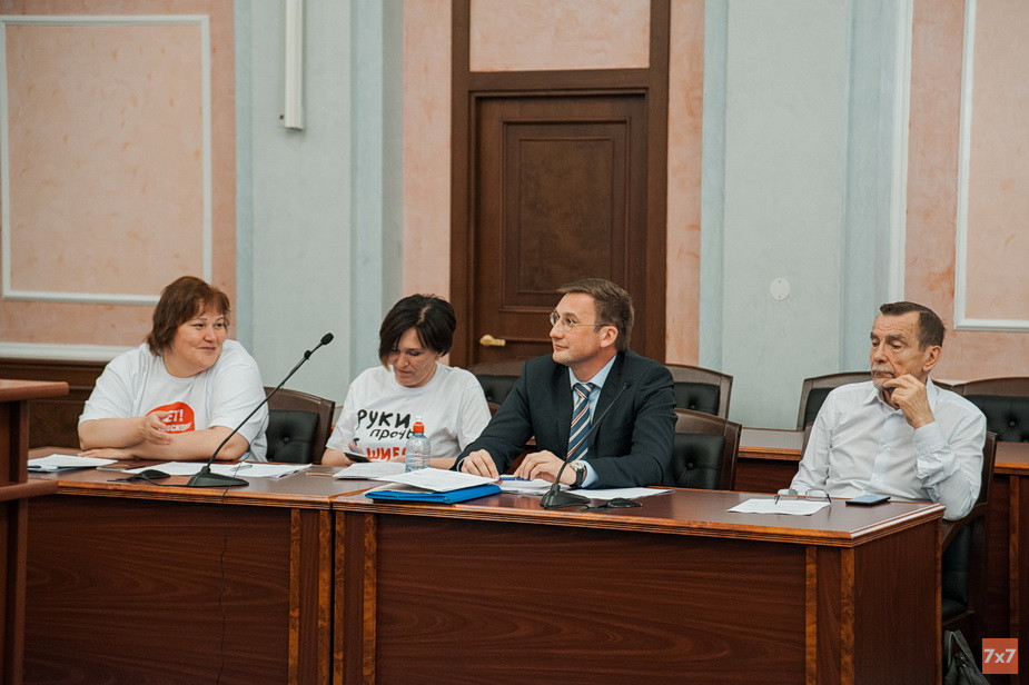 Неизветсная активистка, Елена Калинина, Андрей Козенков, Лев Пономарев