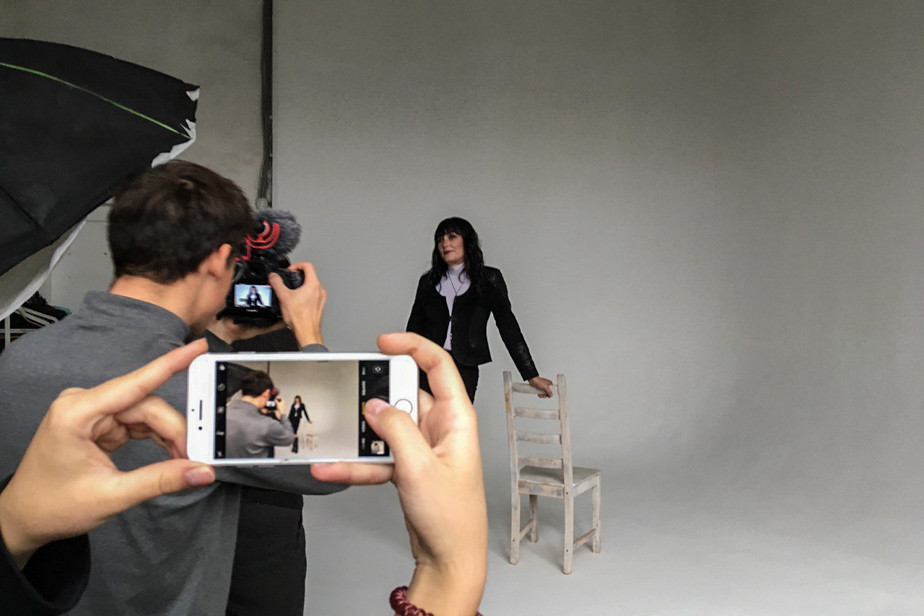 Героиня Анжела во время съемок