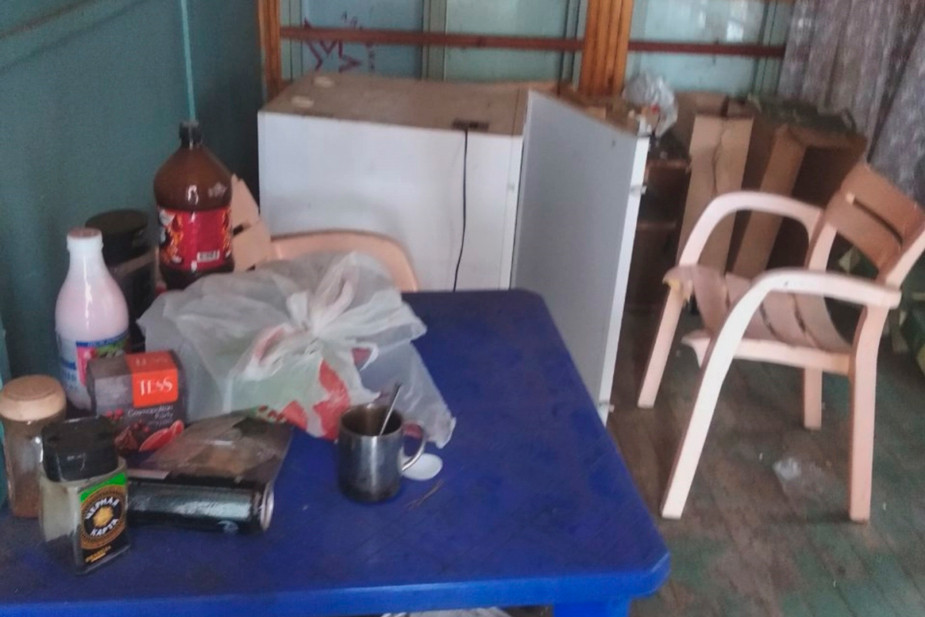 Последствия пребывания российских военных на базе отдыха «Малиновка» в селе Новая Таволжанка, Белгородская область, апрель 2025 года. Фото: «Пепел». Источник: https://t.me/belpepel/10488