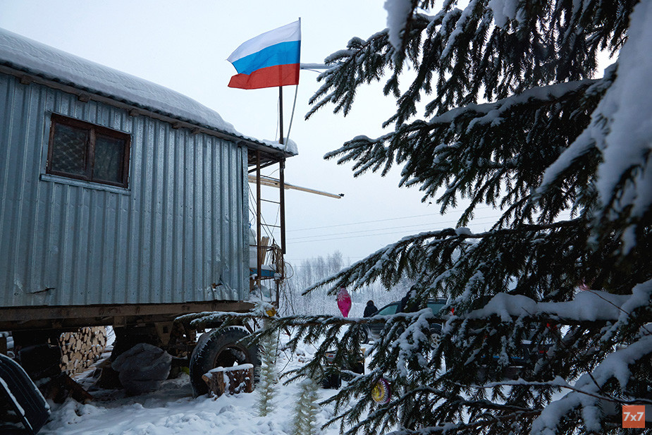 Вагон, в котором дежурили активисты на станции Шиес