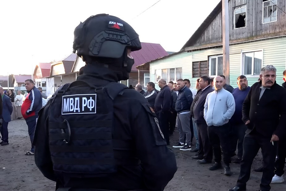 Рейд ОМОНа на общину в Верхних Осельках