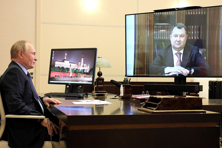 Владимир Путин во время назначения врио Тамбовской области Максима Егорова