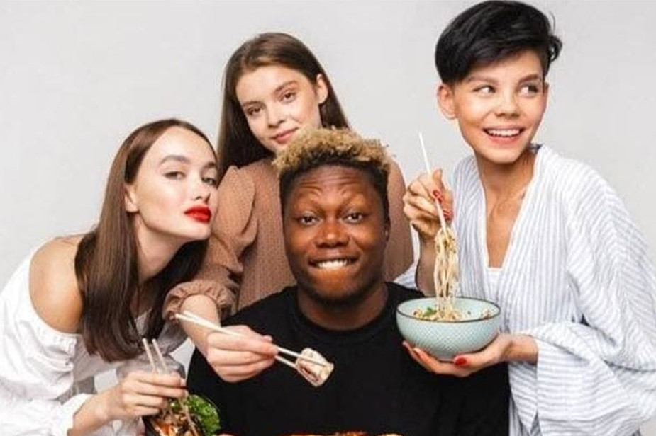 Реклама в службе доставки еды «Ёбидоёби»