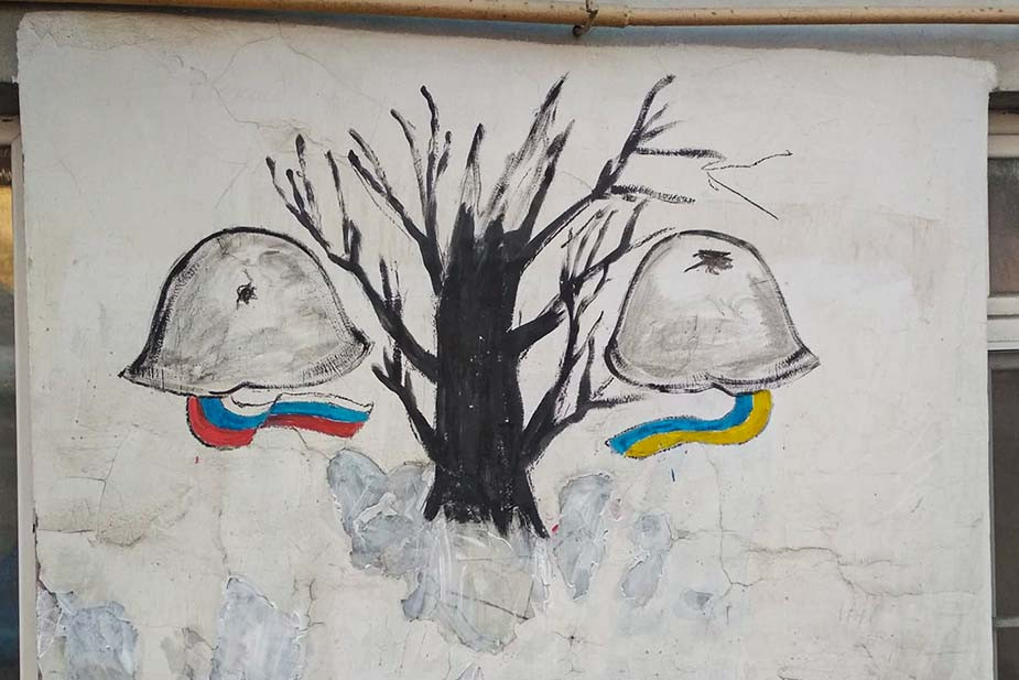 Первый антивоенный рисунок Владимира Овчинникова в центре Боровска. Изображение уничтожено