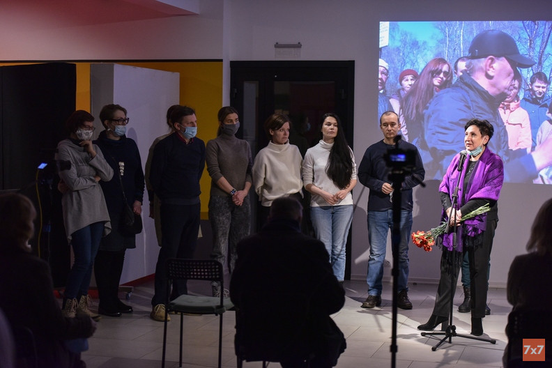 Александра Штин и выпускники лицей