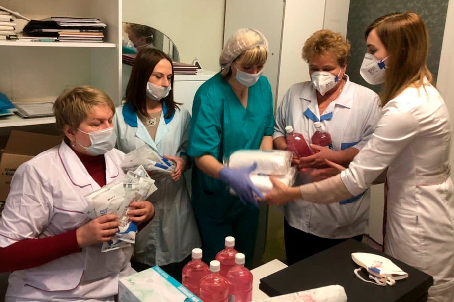 Сотрудники вологодского роддома получают помощь "Альянса врачей"