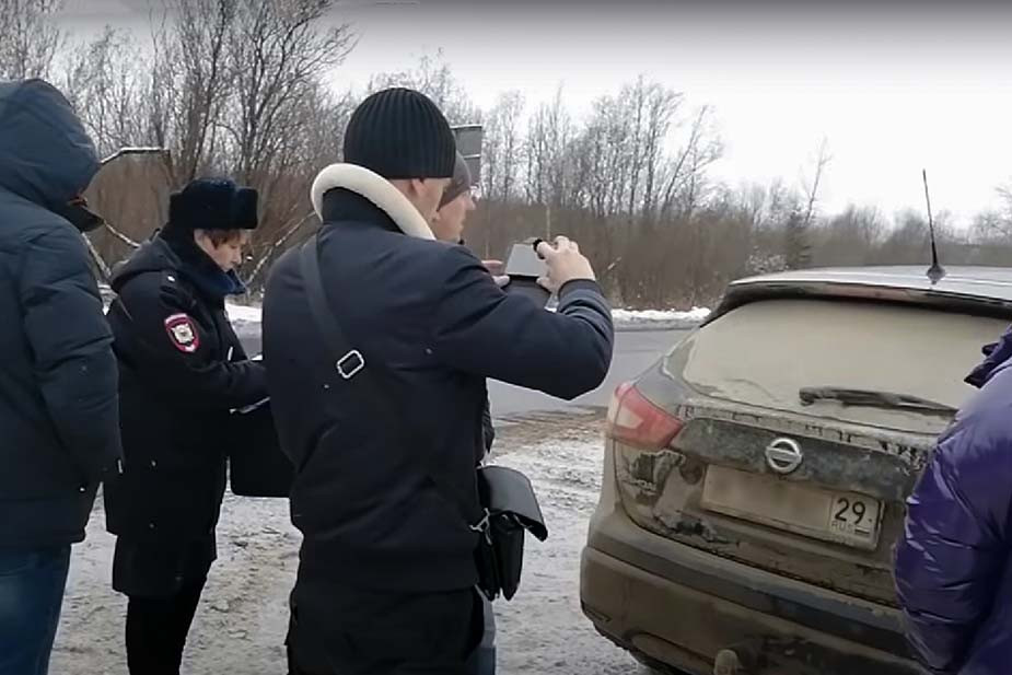 Досмотр машины Анны Степановой в Котласе, ноябрь 2019 года