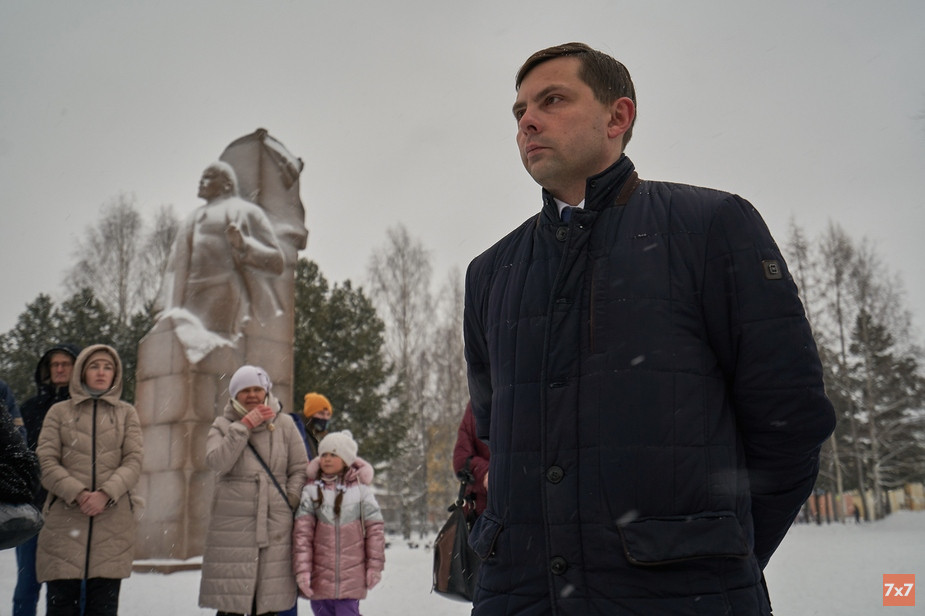 Олег Михайлов