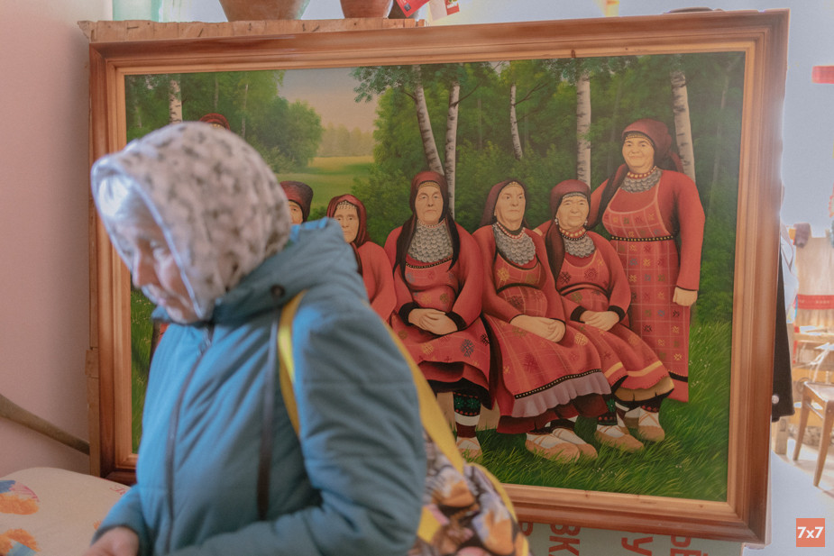 В музее Бурановских бабушек висит картина, нарисованная поклонниками. Фото «7х7»