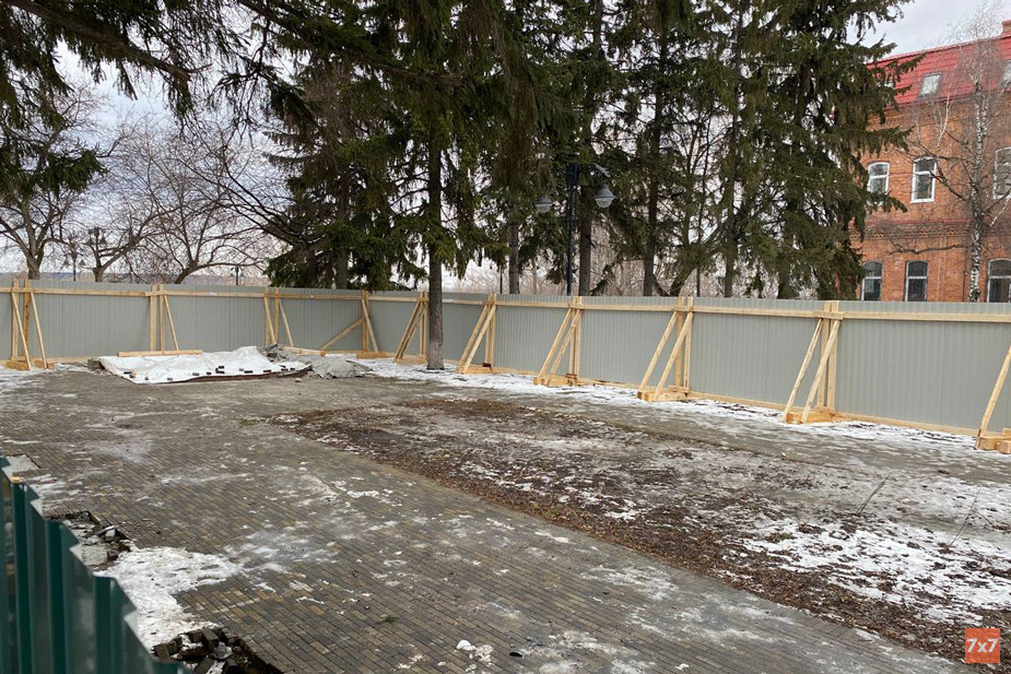 Сквер Памяти жертв политических репрессий.